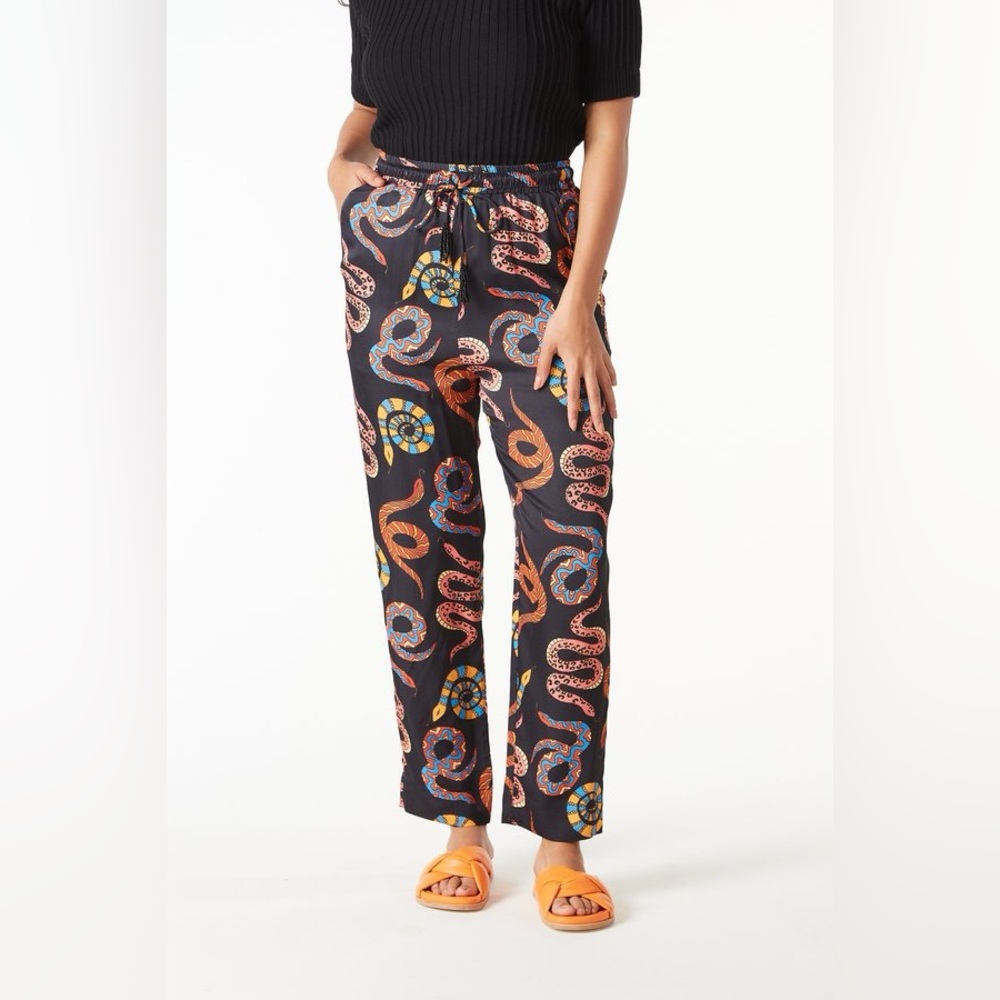 FARM Rio Black Straight-Leg Snake Print Pants with Multicolor Motifs - Picture 15 of 15
